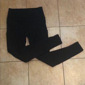 Black athletic leggings